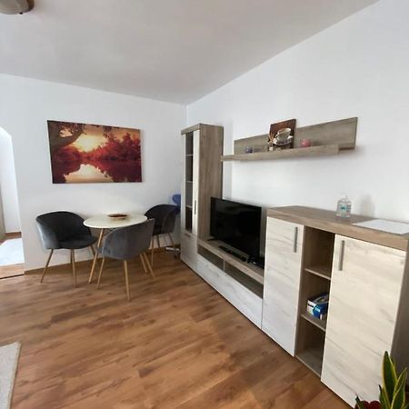 Focus Apartment Миеркуря Чук Екстериор снимка