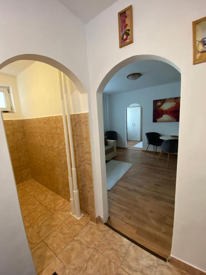 Focus Apartment Миеркуря Чук Екстериор снимка