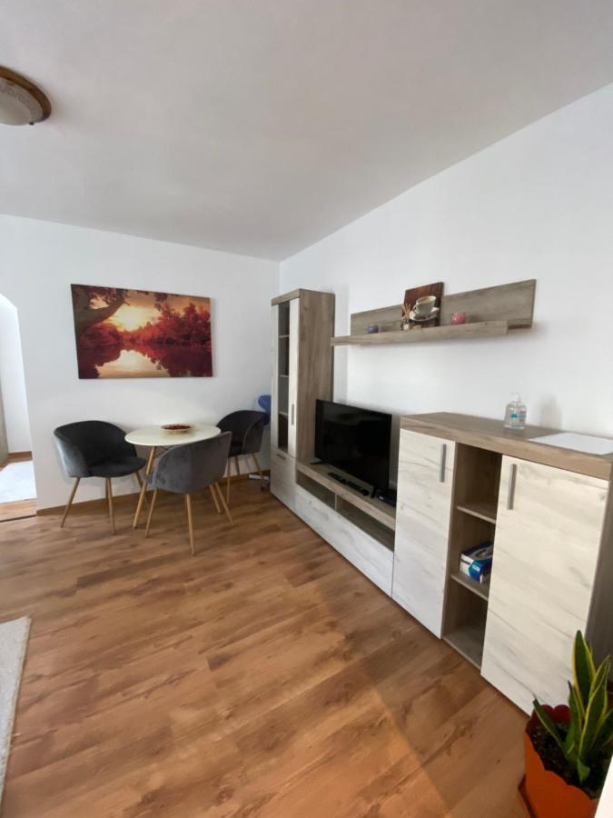 Focus Apartment Миеркуря Чук Екстериор снимка