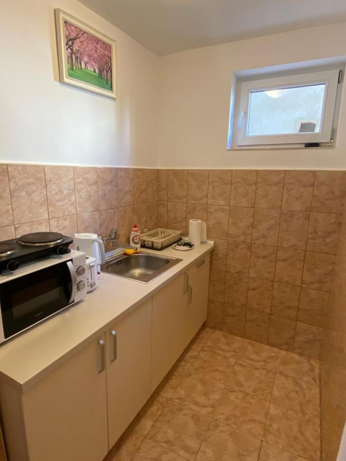 Focus Apartment Миеркуря Чук Екстериор снимка